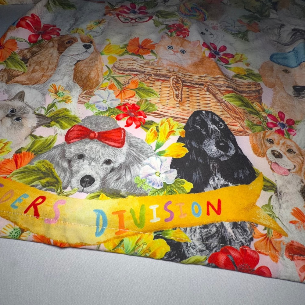 Outsiders Division Shirt Mens Medium Multicolor Cat Dog Festival Kitschy EUC - Picture 15 of 15